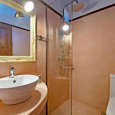 Saint Artemios Boutique 호텔 4*