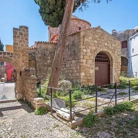 Saint Artemios Boutique 4*