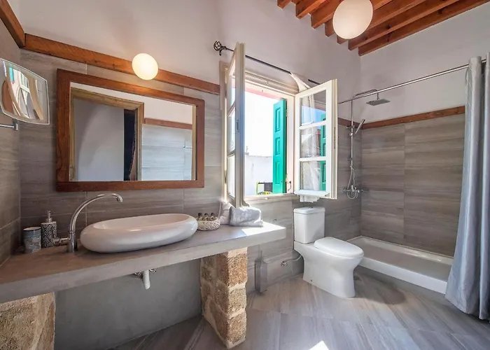 Saint Artemios Boutique 4*