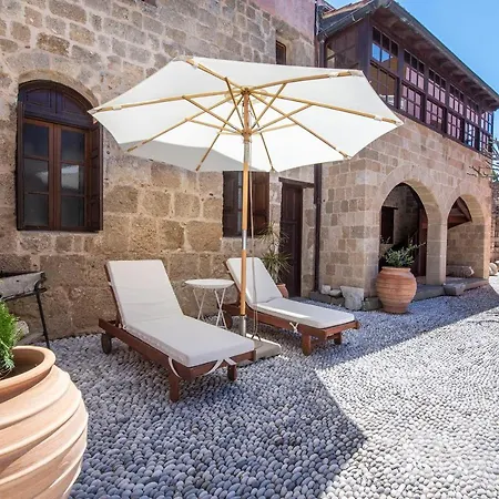 فندق Saint Artemios Boutique