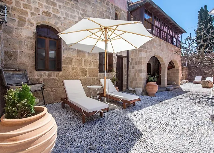 فندق Saint Artemios Boutique