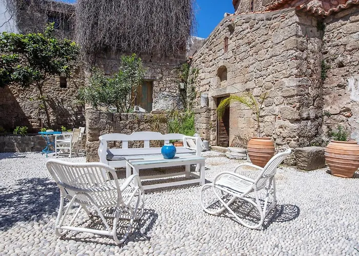 فندق Saint Artemios Boutique